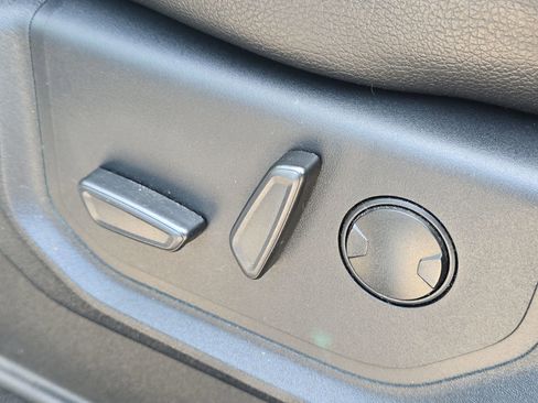 Used 2021 Ford F250 Lariat w/ FX4 Off-Road Package image 12