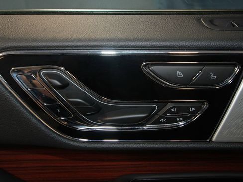 Used 2024 Lincoln Navigator Reserve AWD/4WD image 9