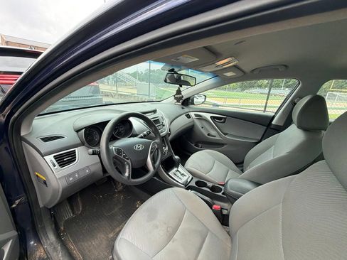 Used 2013 Hyundai Elantra GLS w/ Preferred Pkg FWD image 10