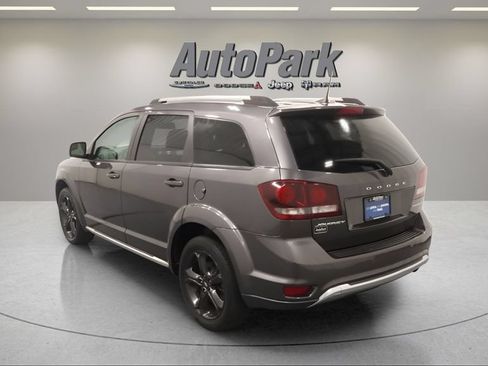 Used 2020 Dodge Journey Crossroad FWD image 4