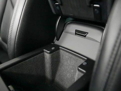 Certified 2021 Porsche Macan S image 35