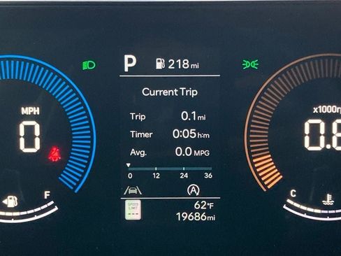 Used 2024 Hyundai Santa Fe SEL image 17