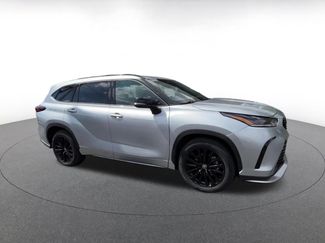 Used 2025 Toyota Highlander XSE AWD/4WD video 2
