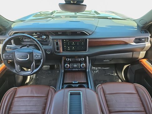 Used 2024 GMC Yukon Denali Ultimate AWD/4WD image 10