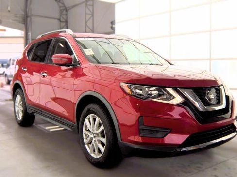 Used 2017 Nissan Rogue SV AWD/4WD image 2