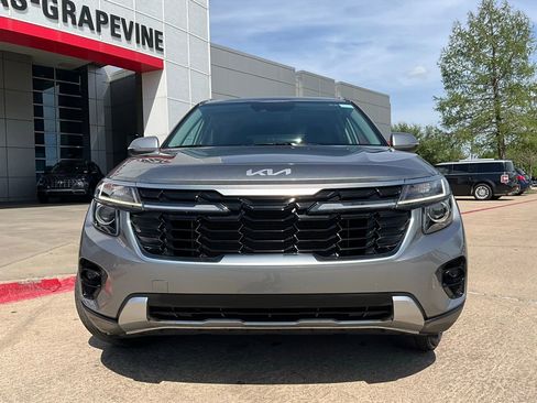 Used 2025 Kia Seltos S image 3