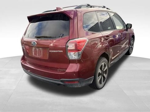 Used 2018 Subaru Forester 2.5i Premium w/ All-Weather Package AWD/4WD image 4