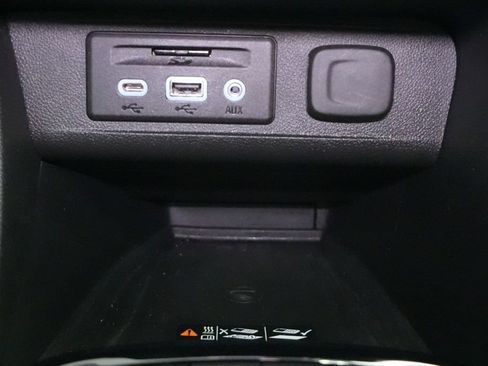 Used 2020 Buick Encore GX Essence w/ Experience Buick Package AWD/4WD image 36