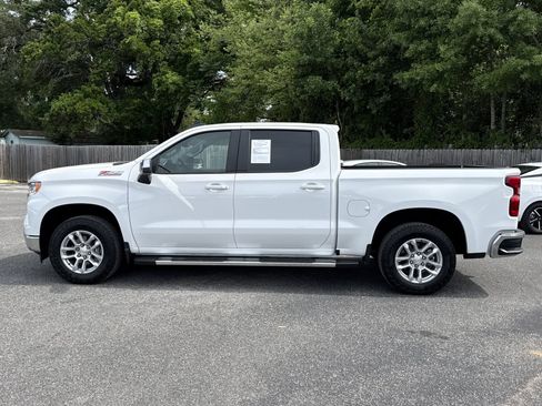 Used 2025 Chevrolet Silverado 1500 LT AWD/4WD image 2