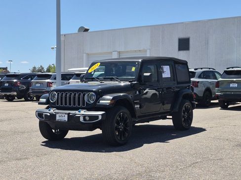 Used 2024 Jeep Wrangler Unlimited Sahara AWD/4WD image 4