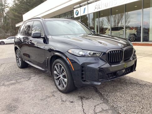 Certified 2024 BMW X5 xDrive40i w/ M Sport Package image 2