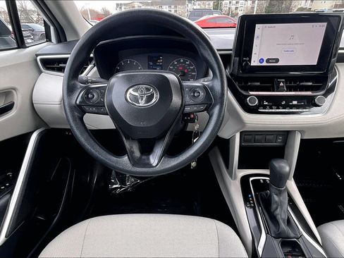 Used 2024 Toyota Corolla Cross L image 5