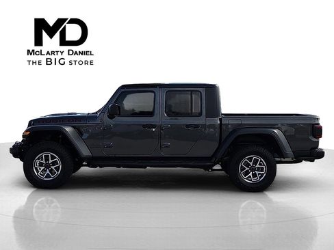 Used 2024 Jeep Gladiator Rubicon w/ Technology Group image 3