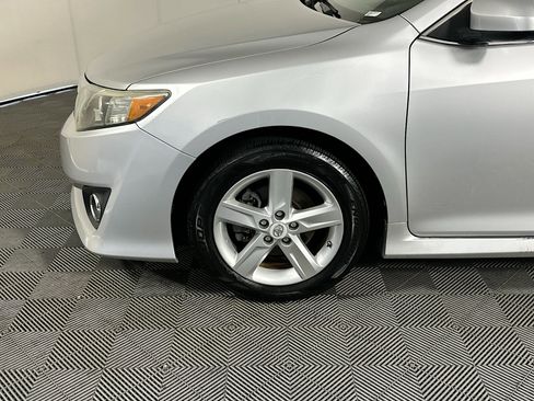Used 2013 Toyota Camry SE FWD image 11