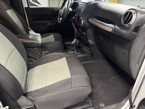 Used 2015 Jeep Wrangler Sport w/ Mopar Black Appearance Group image 11