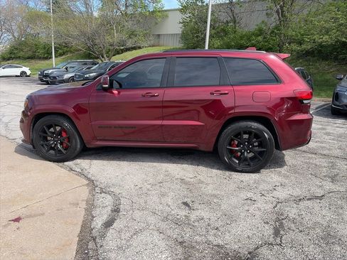 Used 2018 Jeep Grand Cherokee SRT image 9
