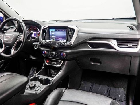 Used 2023 GMC Terrain SLT image 16