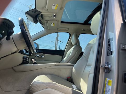 Used 2016 Volvo XC90 T6 Momentum w/ Momentum Plus Package AWD/4WD image 7
