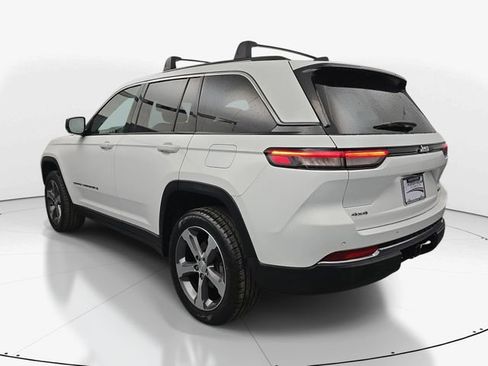 Used 2023 Jeep Grand Cherokee Limited AWD/4WD image 8