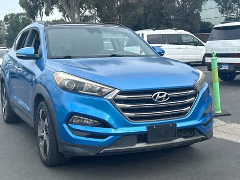 Used 2016 Hyundai Tucson Limited w/ Option Group 03 FWD image 4