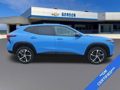 Certified 2024 Chevrolet Trax RS w/ Driver Confidence Package image 7