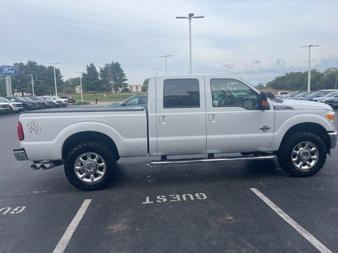 Used 2014 Ford F250 Lariat w/ Lariat Interior Package image 6