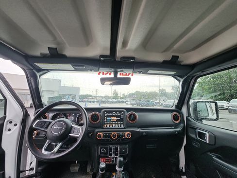 Used 2023 Jeep Gladiator Mojave w/ Cold Weather Group AWD/4WD image 20