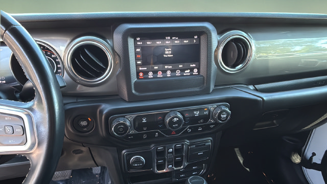 Used 2020 Jeep Gladiator Overland w/ Safety Group AWD/4WD image 26