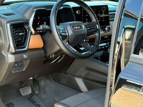 Used 2023 GMC Canyon AT4 image 8