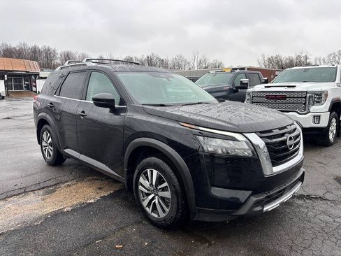 Used 2025 Nissan Pathfinder SL w/ Cargo Package AWD/4WD image 3