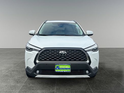 Used 2024 Toyota Corolla Cross XLE w/ Convenience Package AWD/4WD image 3