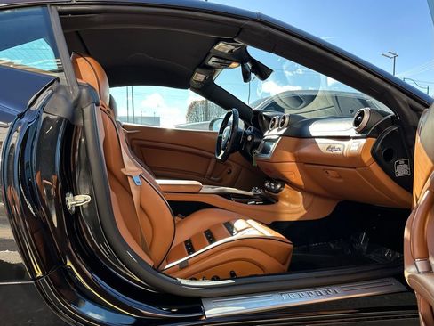 Used 2010 Ferrari California image 22