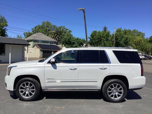 Used 2020 GMC Yukon Denali AWD/4WD image 7
