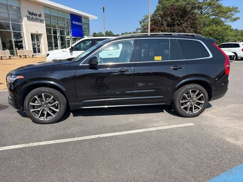 Used 2018 Volvo XC90 T6 Momentum w/ Convenience Package AWD/4WD image 2