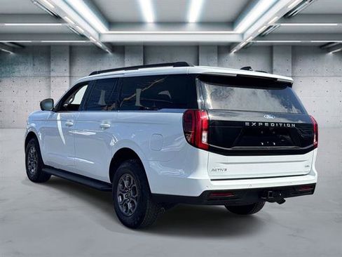 Used 2025 Ford Expedition Max Active AWD/4WD image 6