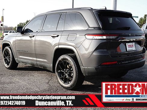 Used 2024 Jeep Grand Cherokee Altitude image 3