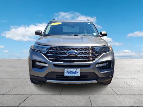 Used 2023 Ford Explorer XLT w/ Equipment Group 202A AWD/4WD image 2