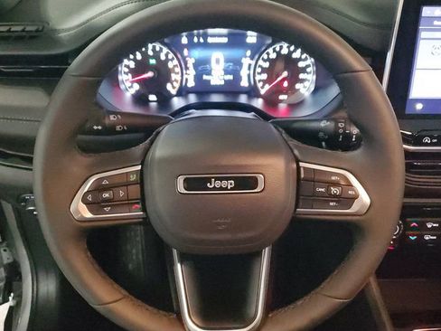 Used 2026 Jeep Compass Latitude AWD/4WD image 27