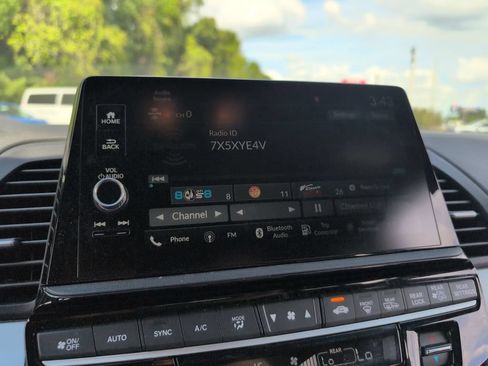 Used 2025 Honda Odyssey Sport-L image 18