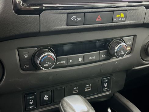 Used 2024 Nissan Frontier SL image 22