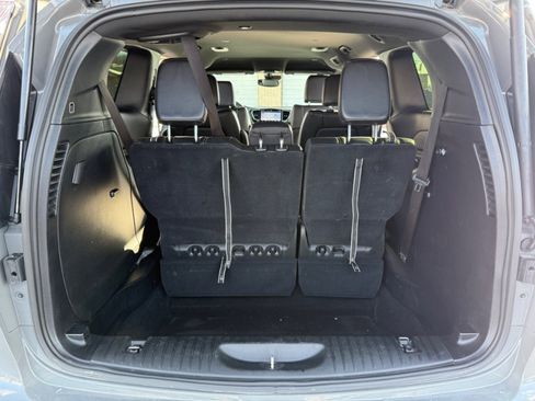 Used 2025 Chrysler Pacifica Select FWD image 36