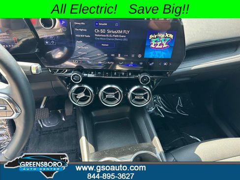 Used 2024 Chevrolet Blazer EV LT AWD/4WD image 27