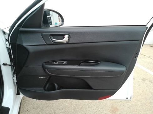 Used 2019 Kia Optima SX image 22