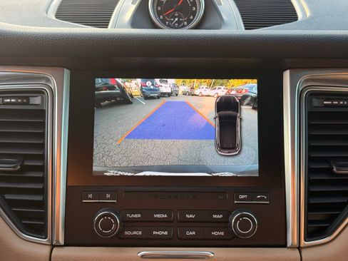 Used 2018 Porsche Macan AWD/4WD image 20