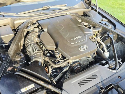 Used 2015 Hyundai Genesis 3.8 AWD/4WD image 29