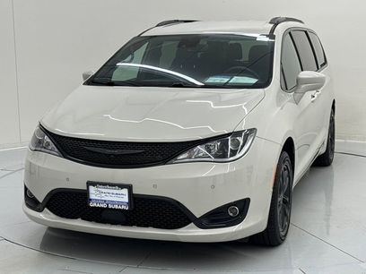 Used 2020 Chrysler Pacifica Touring-L w/ Advanced Safetytec Group