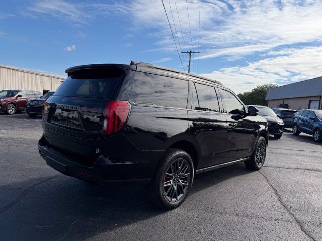 Used 2025 Ford Expedition Platinum w/ Stealth Performance Package AWD/4WD image 9