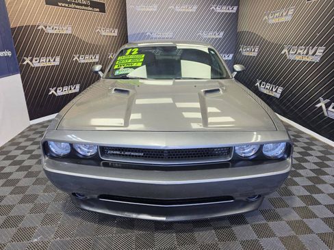 Used 2012 Dodge Challenger SXT RWD image 3