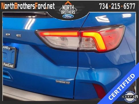 Used 2020 Ford Escape Titanium image 29