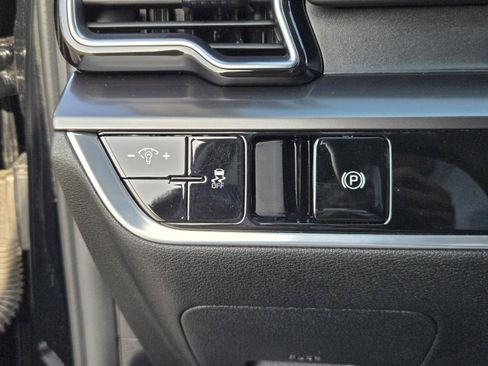 Used 2023 Kia Sportage EX FWD image 18
